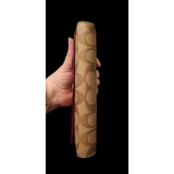 Coach Peyton Signature checkbook Wallet - Picture 6 of 9